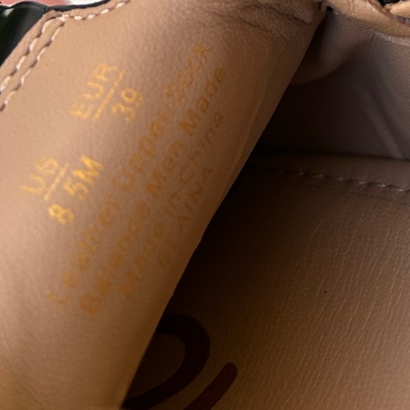 Sam Edelman
Elaina T-Strap Buckle Loafer Black Leather women Sz 8.5 gently used - Picture 15 of 16